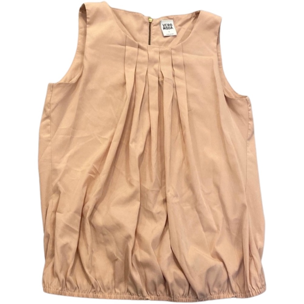 Vero Moda short sleeve pink blouse with back zipper and gartered waist.